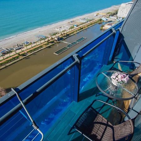 Royal Sea Breeze Apartments Batumi Eksteriør billede