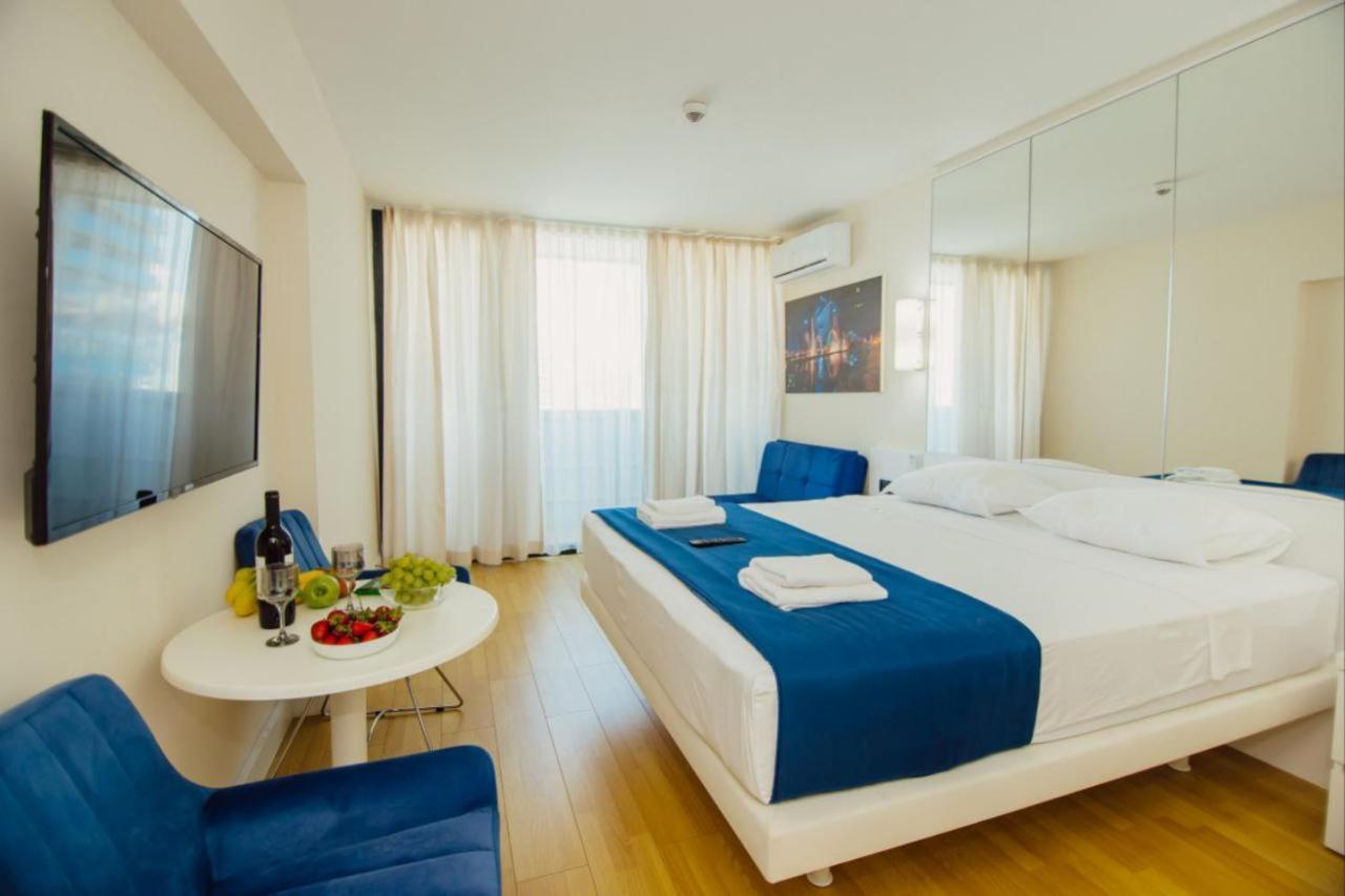 Royal Sea Breeze Apartments Batumi Eksteriør billede