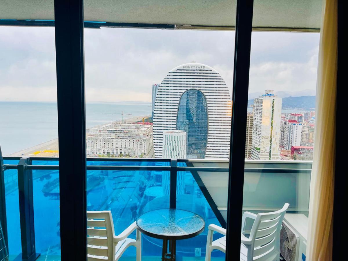 Royal Sea Breeze Apartments Batumi Eksteriør billede
