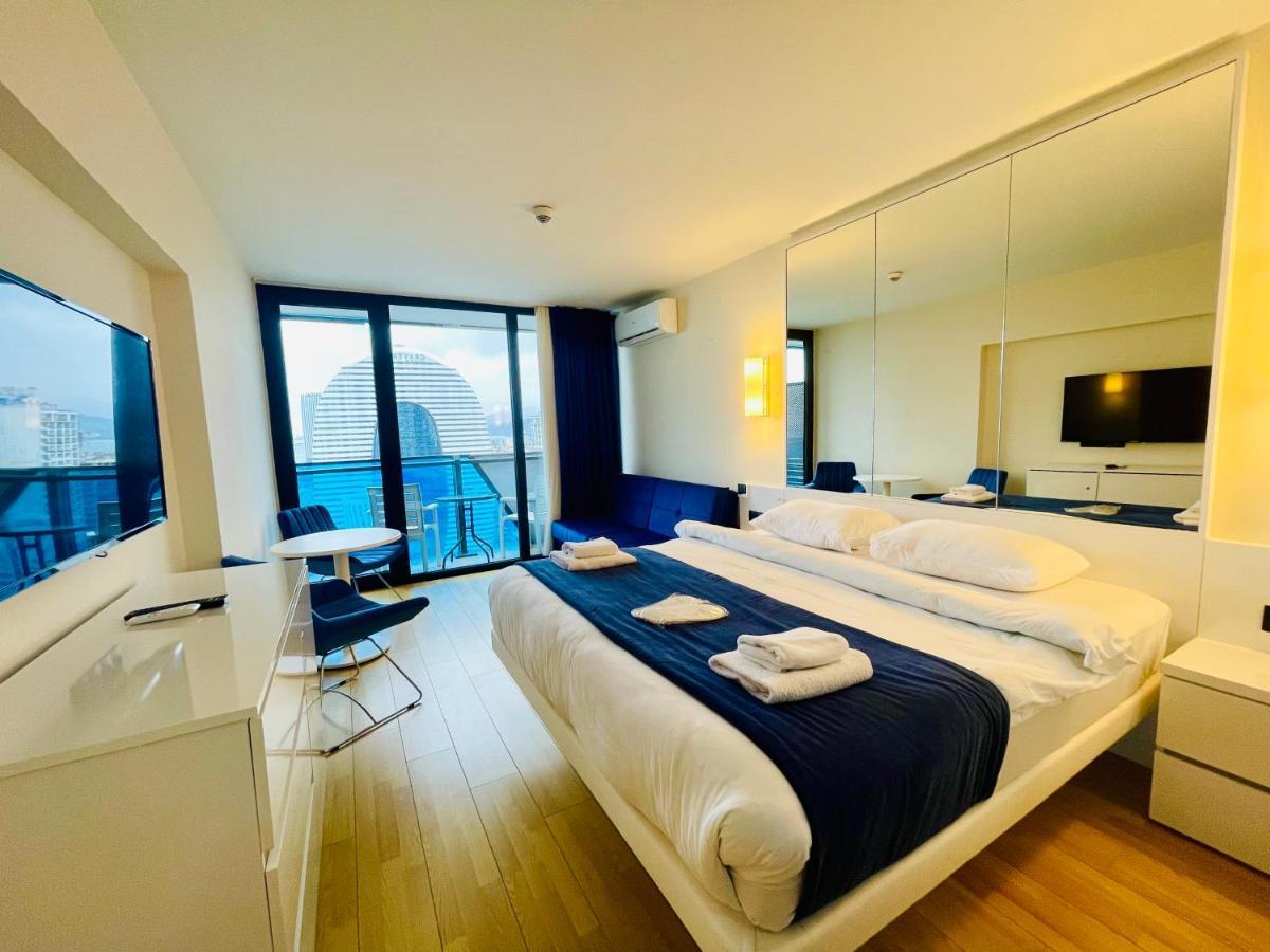 Royal Sea Breeze Apartments Batumi Eksteriør billede