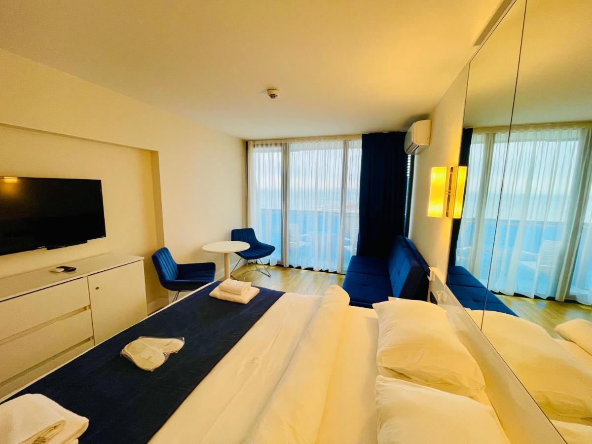 Royal Sea Breeze Apartments Batumi Eksteriør billede