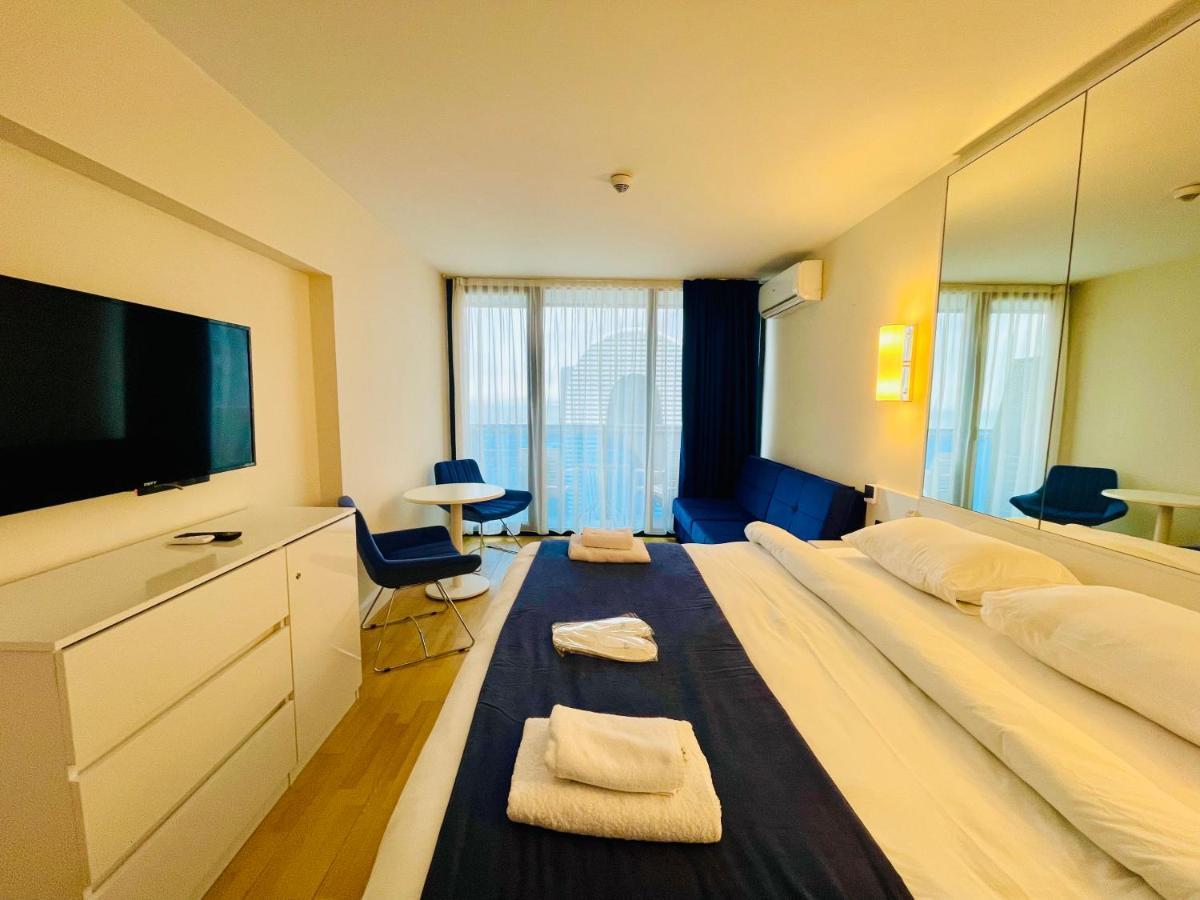 Royal Sea Breeze Apartments Batumi Eksteriør billede