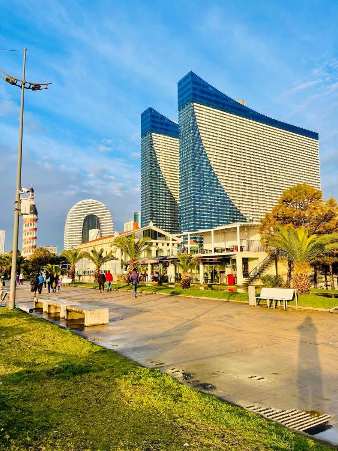 Royal Sea Breeze Apartments Batumi Eksteriør billede