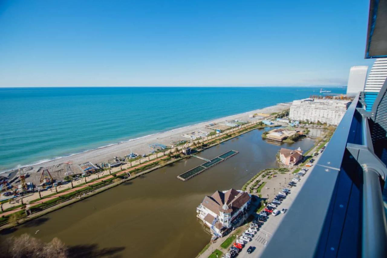Royal Sea Breeze Apartments Batumi Eksteriør billede