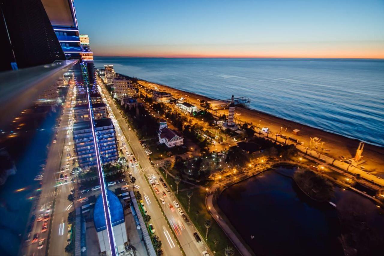 Royal Sea Breeze Apartments Batumi Eksteriør billede