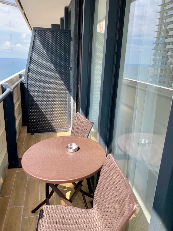 Royal Sea Breeze Apartments Batumi Eksteriør billede