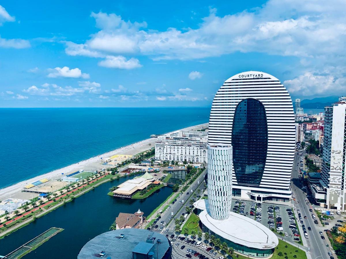 Royal Sea Breeze Apartments Batumi Eksteriør billede